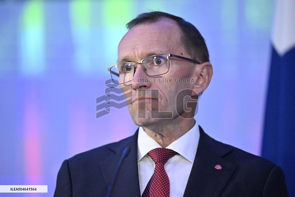 Pohjoismaiden ulkoministereiden ja Kanadan ulkoministerin tiedotustilaisuus