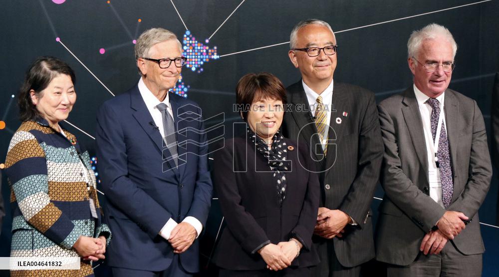 Bill Gates in Japan