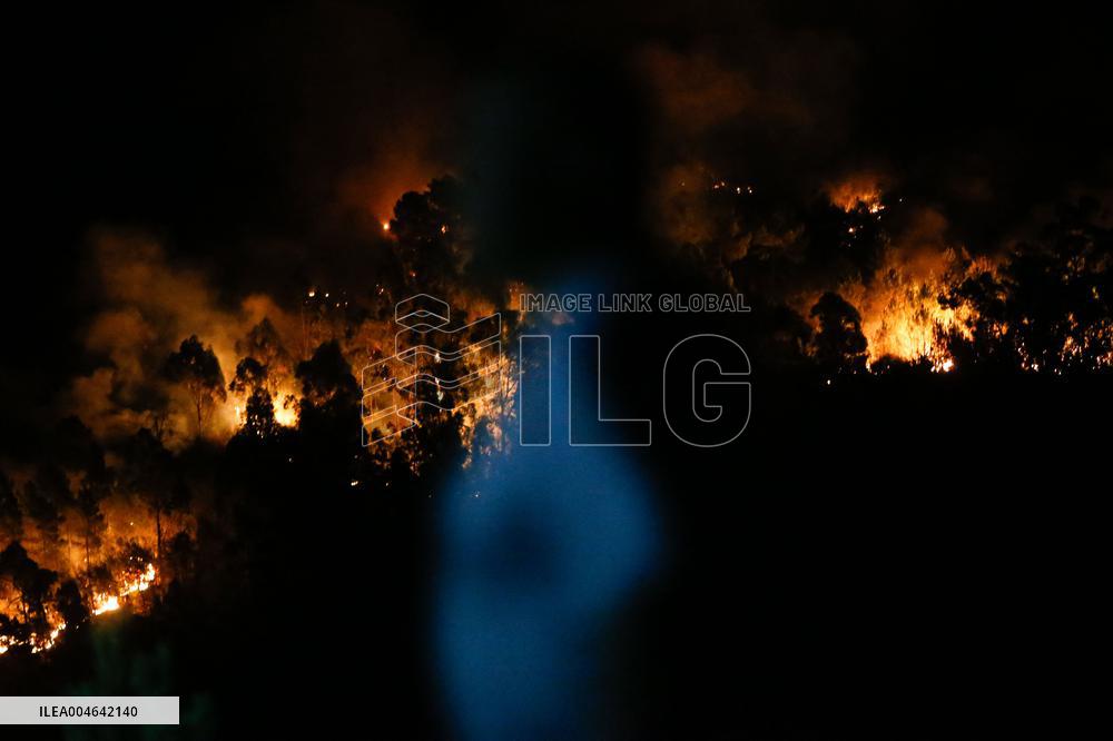 Firefighters Battle Quiroga Blaze - Spain