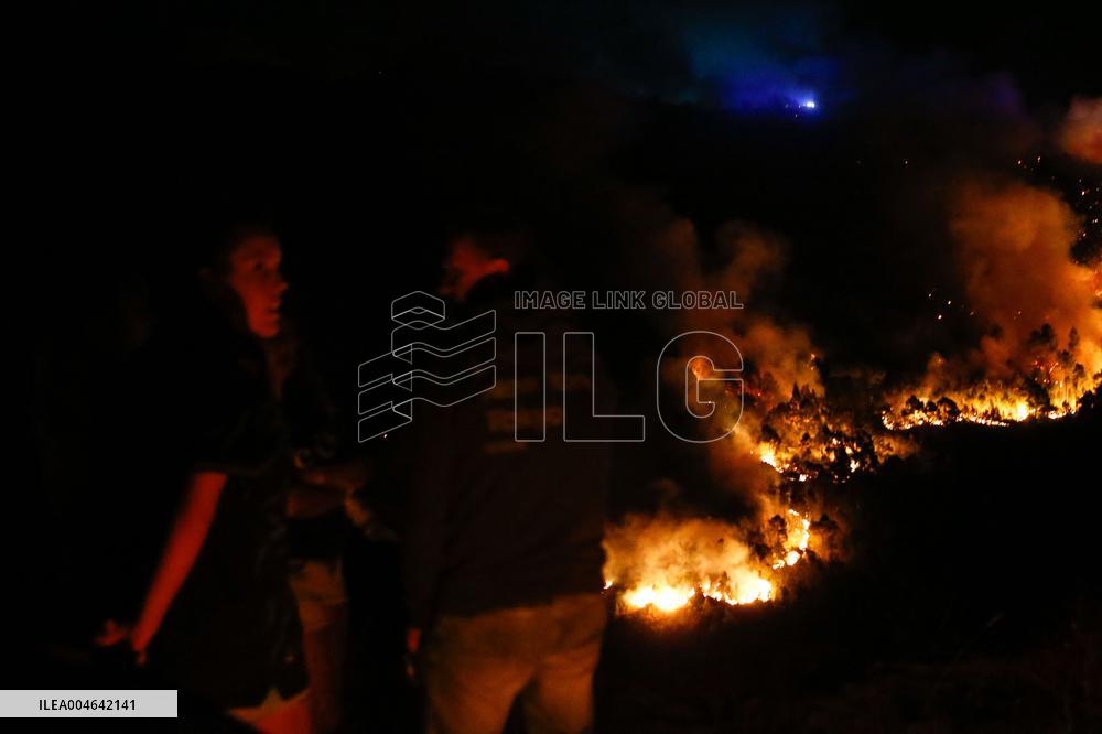 Firefighters Battle Quiroga Blaze - Spain