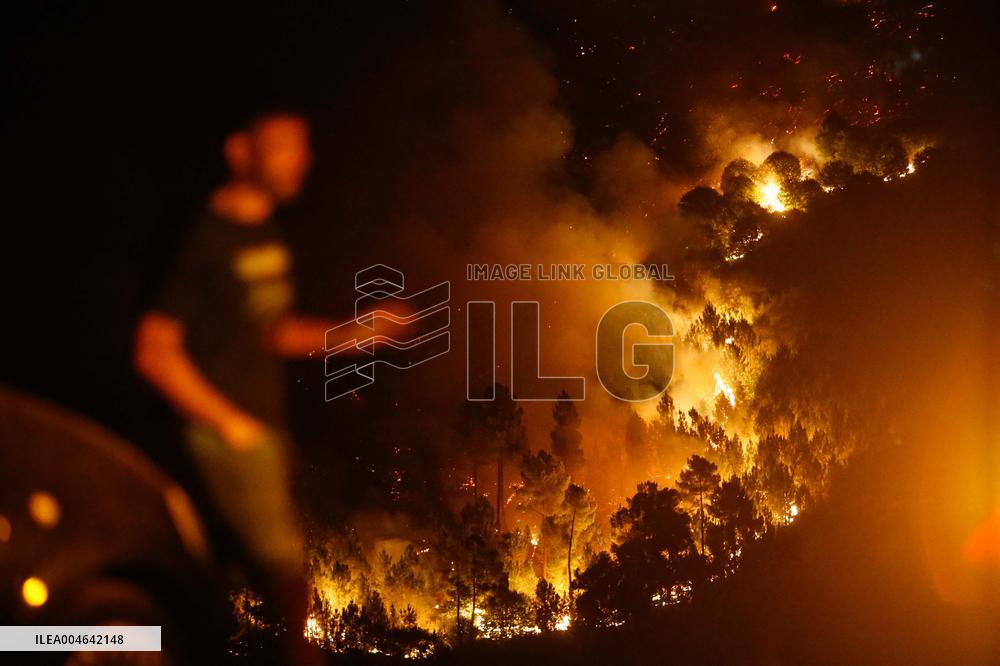 Firefighters Battle Quiroga Blaze - Spain