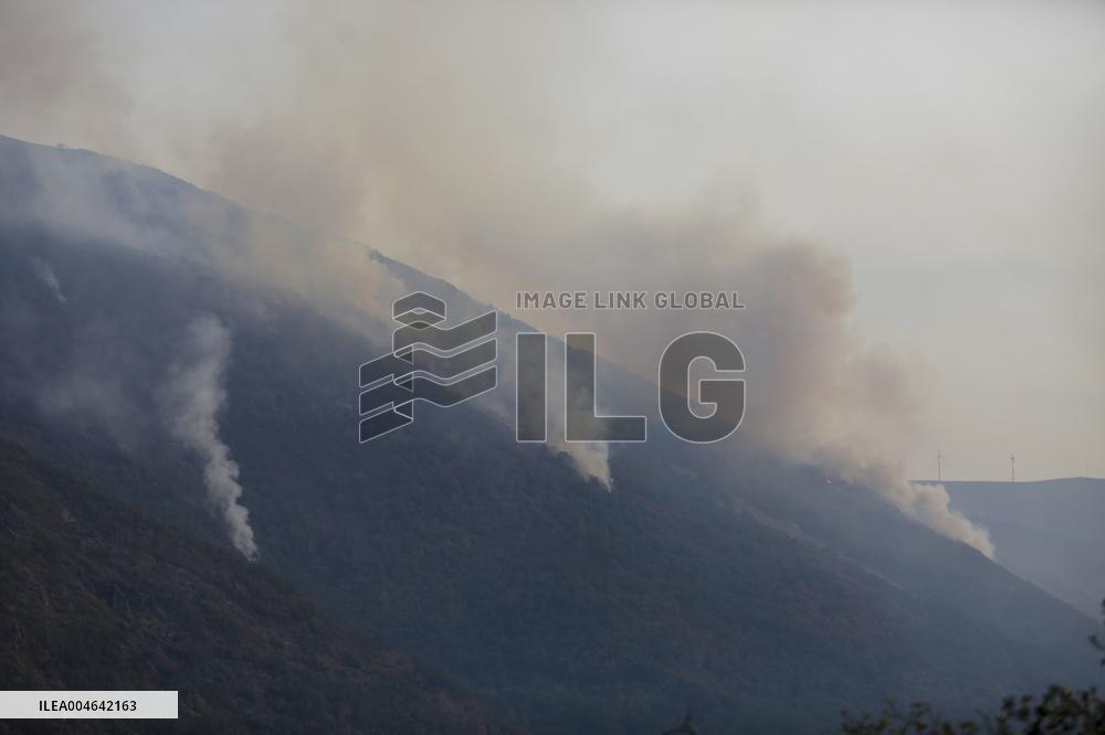 Efforts Ongoing to Control Yeres-Llamas de Cabrera Fire - Spain