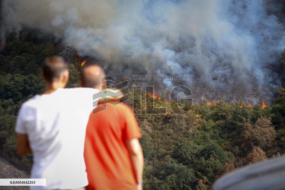Fire Moves Toward O Courel from Quiroga - Spain