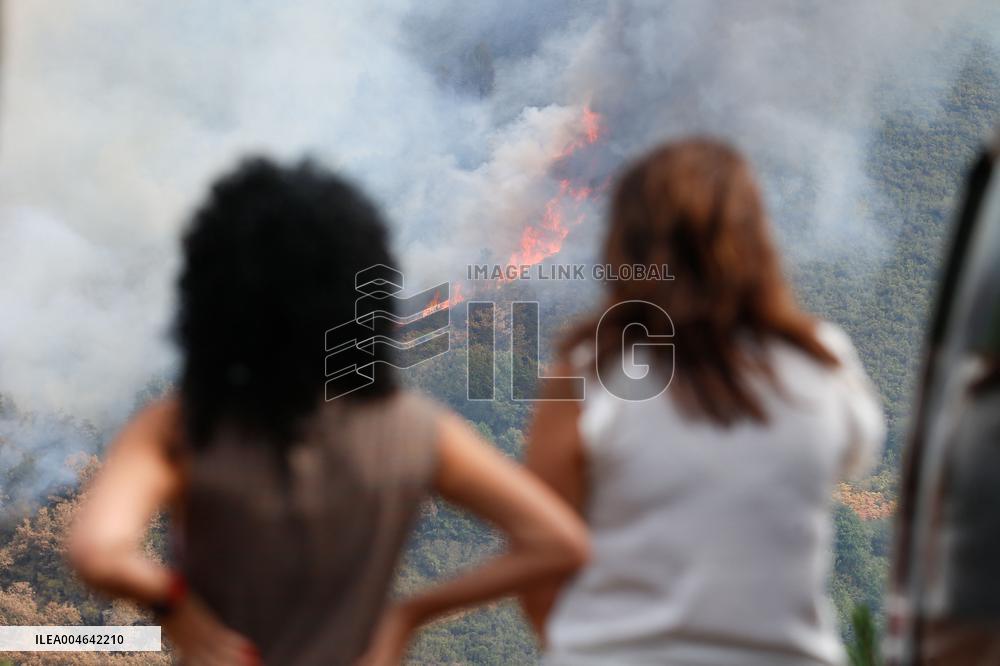 Fire Moves Toward O Courel from Quiroga - Spain