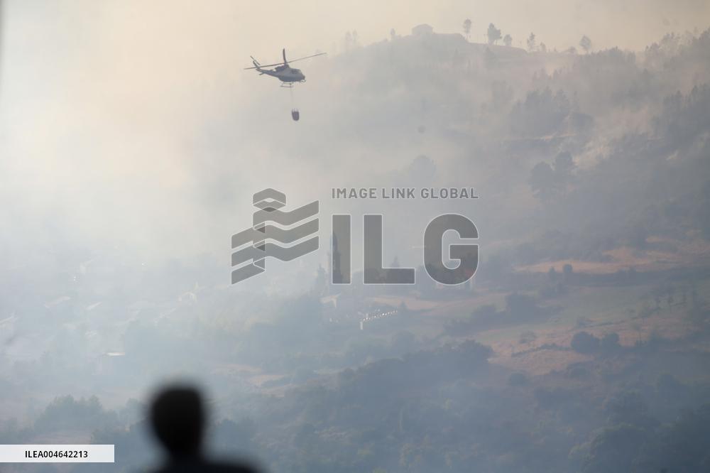 Fire Moves Toward O Courel from Quiroga - Spain