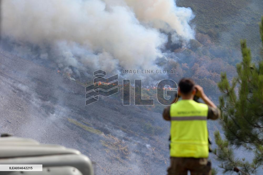 Fire Moves Toward O Courel from Quiroga - Spain