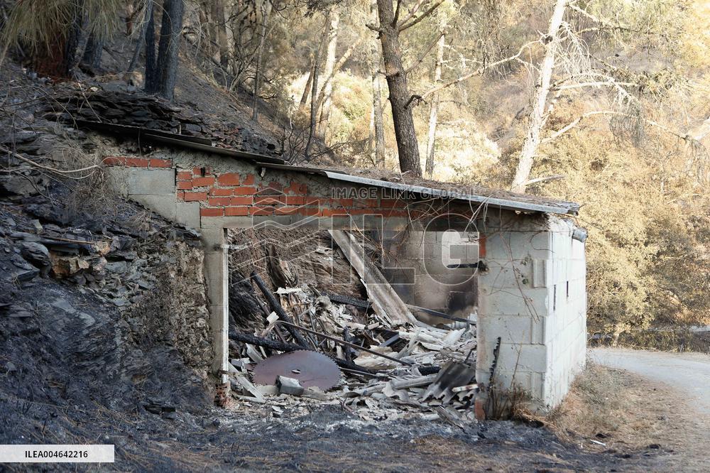 Fire Moves Toward O Courel from Quiroga - Spain