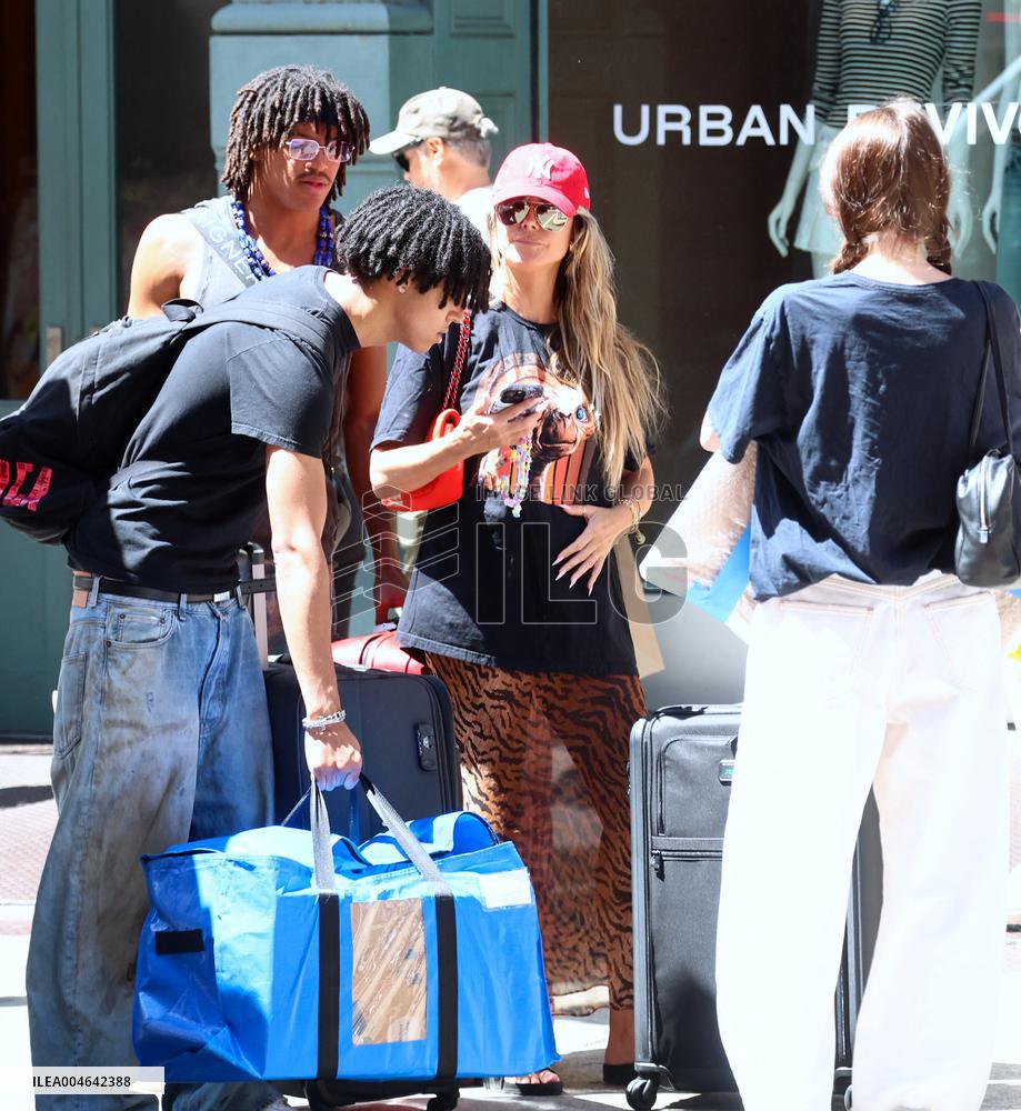 Heidi Klum and Kids Move to College Shop in Soho - NYC