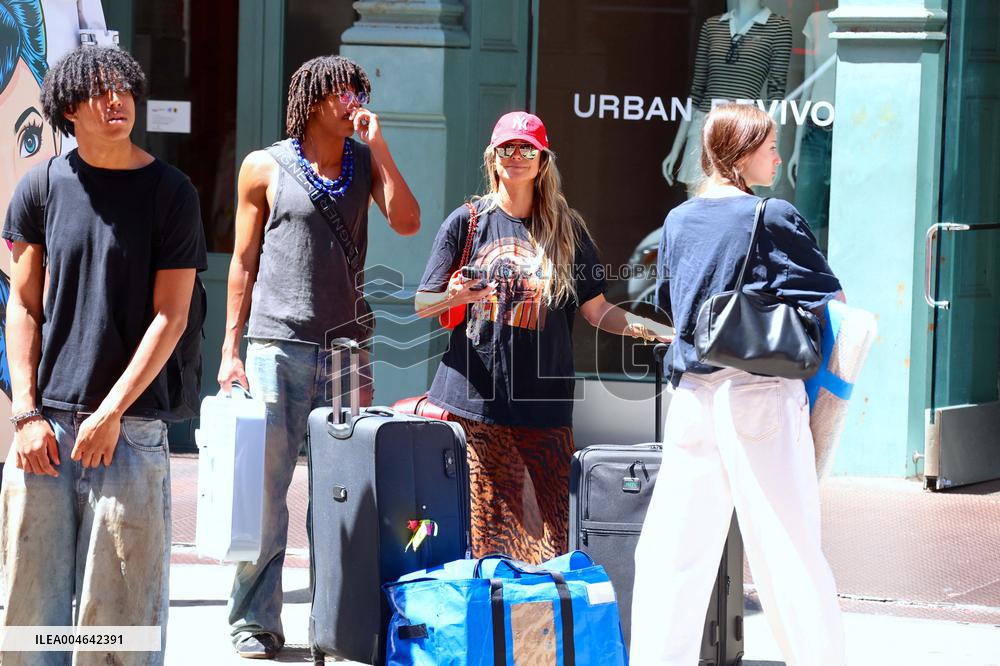 Heidi Klum and Kids Move to College Shop in Soho - NYC