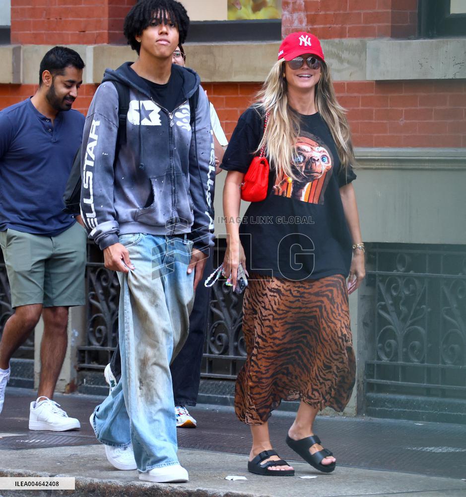 Heidi Klum and Kids Move to College Shop in Soho - NYC