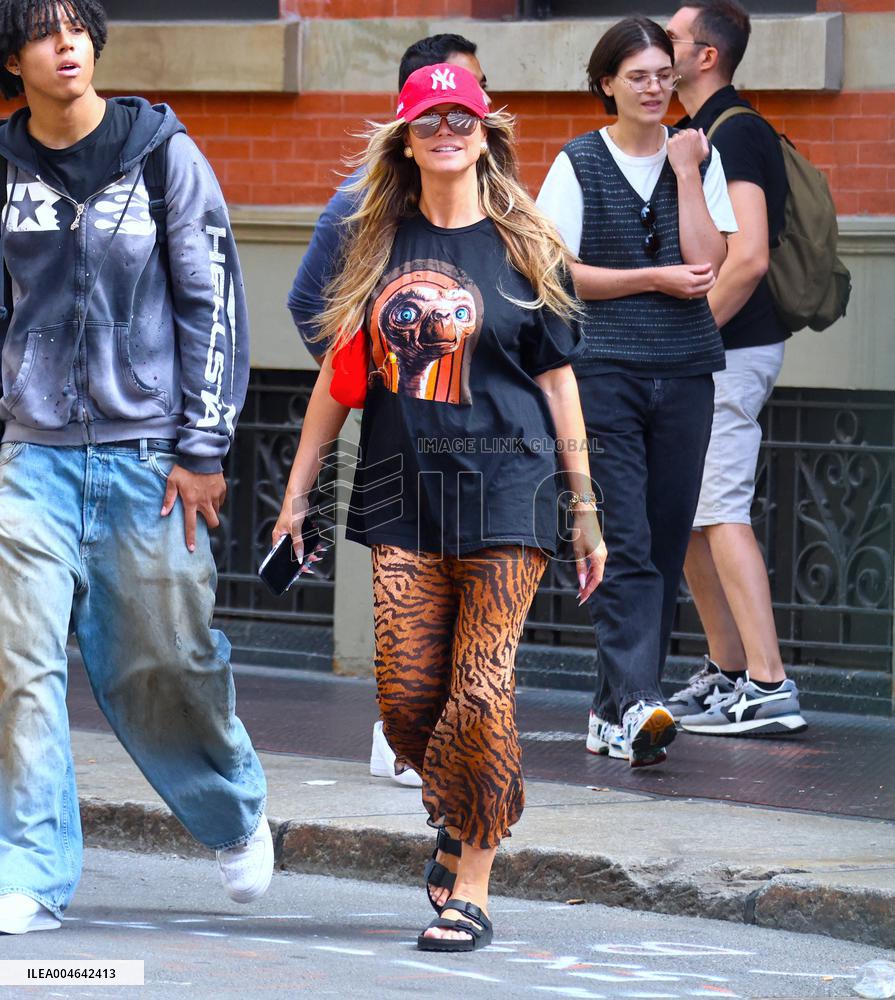Heidi Klum and Kids Move to College Shop in Soho - NYC