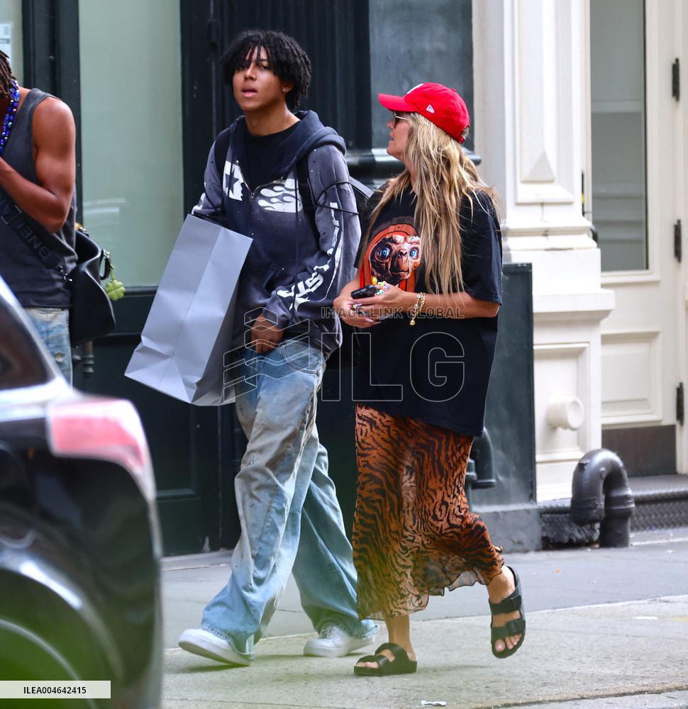 Heidi Klum and Kids Move to College Shop in Soho - NYC