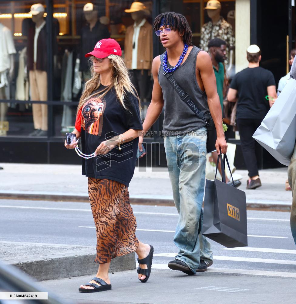 Heidi Klum and Kids Move to College Shop in Soho - NYC