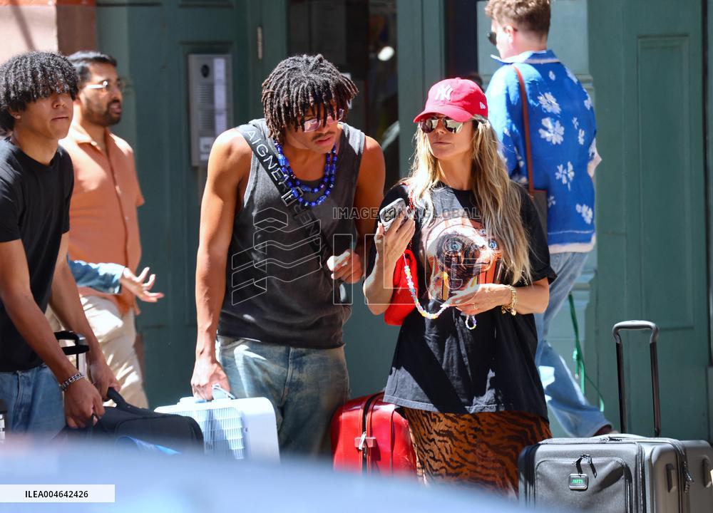 Heidi Klum and Kids Move to College Shop in Soho - NYC