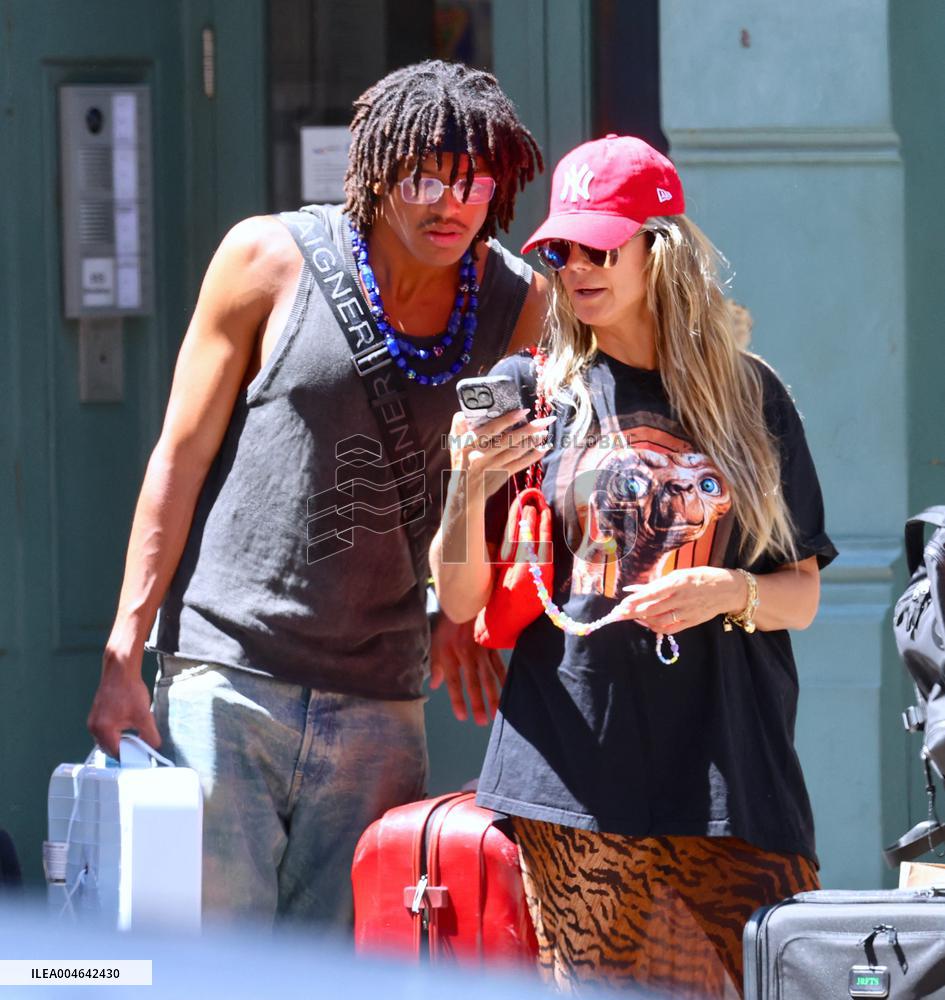 Heidi Klum and Kids Move to College Shop in Soho - NYC