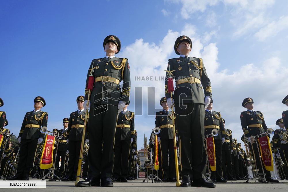 Chinese soldiers practice for military parade