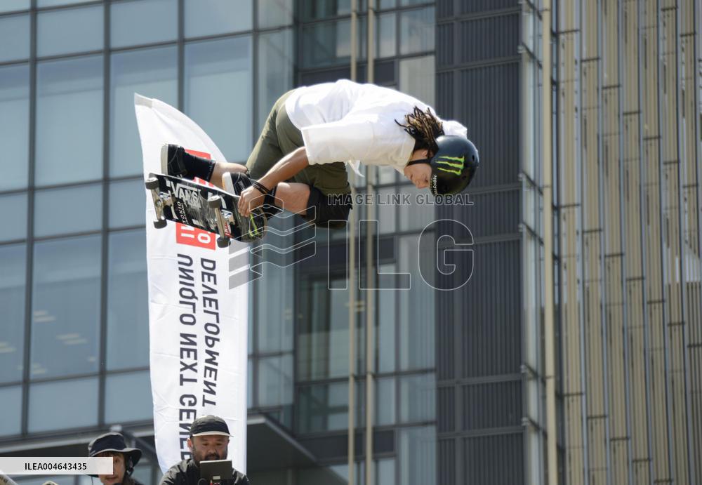 Snowboard: Beijing Olympic champ Hirano