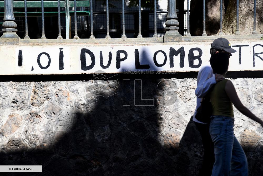 Illustration - Loi Duplomb in Paris - France