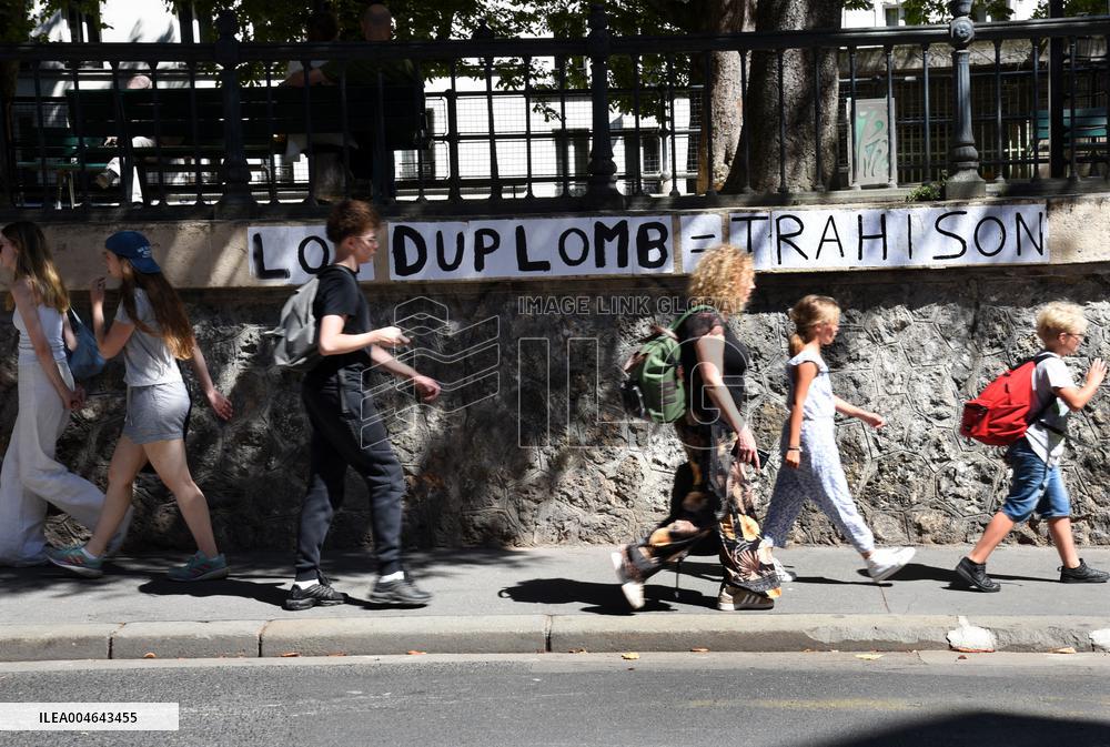 Illustration - Loi Duplomb in Paris - France