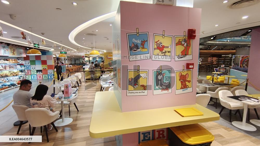 Tom and Jerry Trendy Restaurant