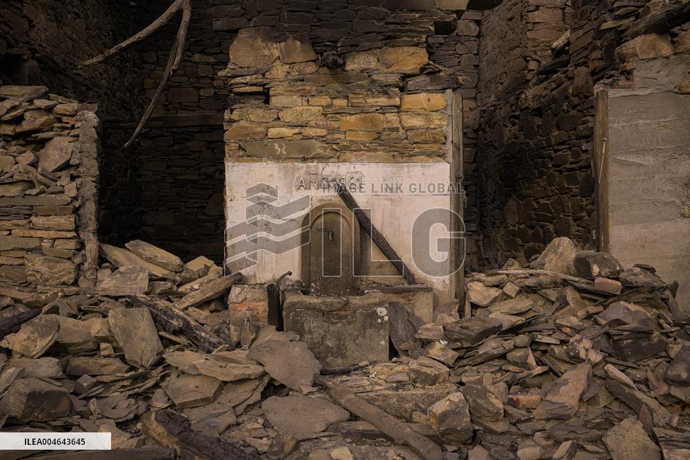 Larouco Fire Threatens Protected Areas in O Courel - Spain