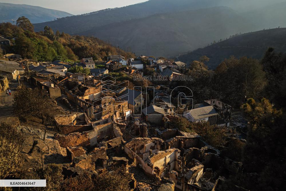 Larouco Fire Threatens Protected Areas in O Courel - Spain
