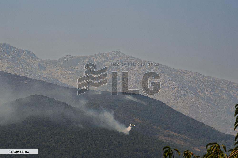 Wind Complicates Fire Extinguishing Efforts in Jarilla Cáceres - Spain