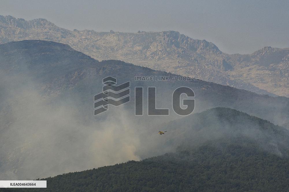 Wind Complicates Fire Extinguishing Efforts in Jarilla Cáceres - Spain