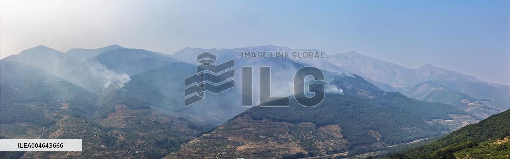 Wind Complicates Fire Extinguishing Efforts in Jarilla Cáceres - Spain