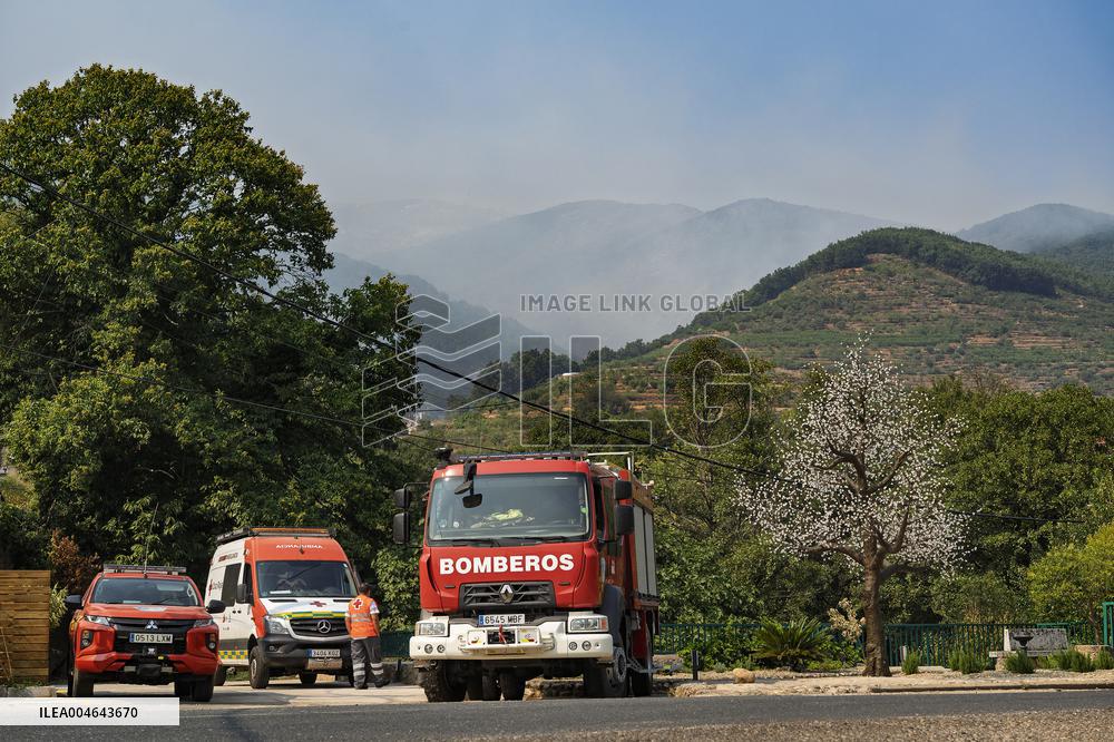 Wind Complicates Fire Extinguishing Efforts in Jarilla Cáceres - Spain