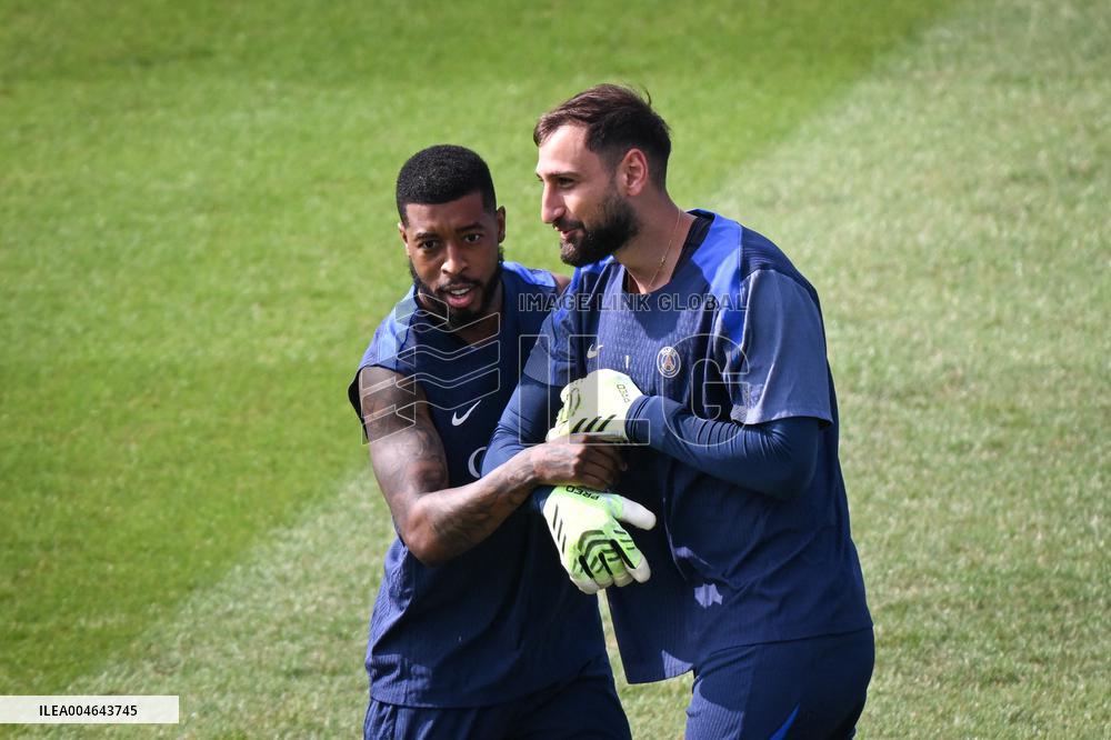 Ligue 1 PSG training before facing ANGERS SCO - FA