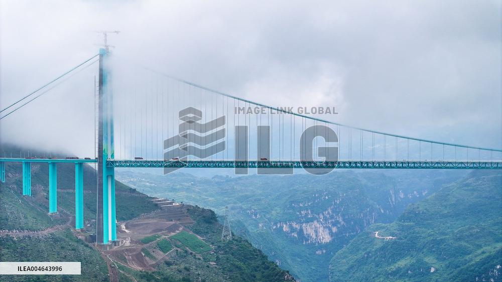 Huajiang Canyon Bridge Load Testing
