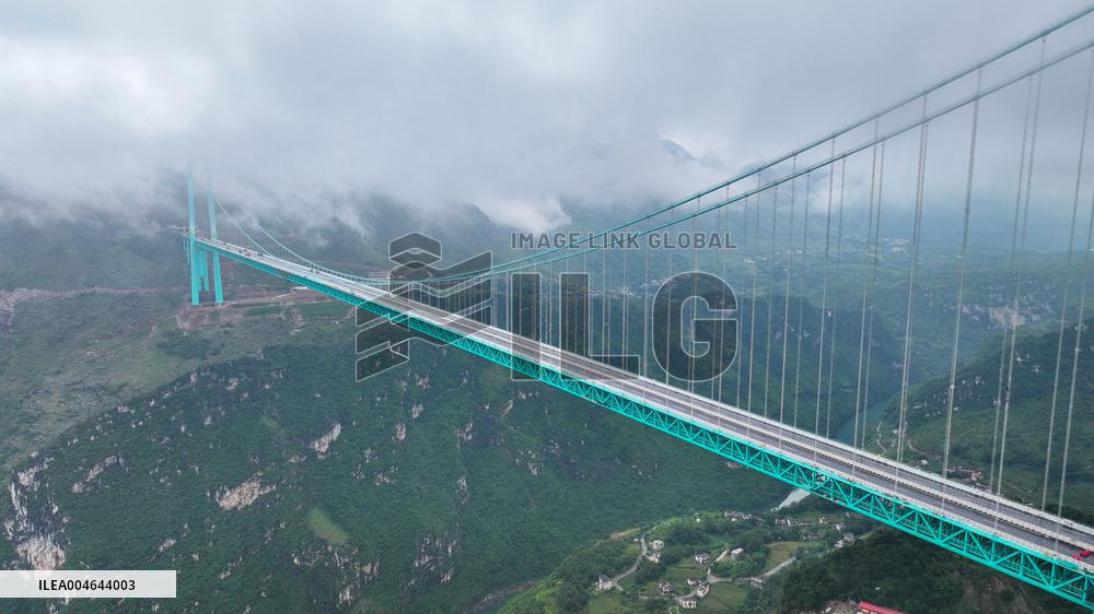 Huajiang Canyon Bridge Load Testing