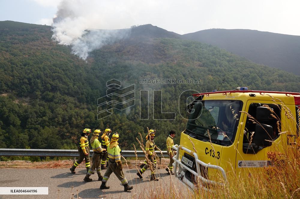 Winds Complicate Wildfire Battles in Spain