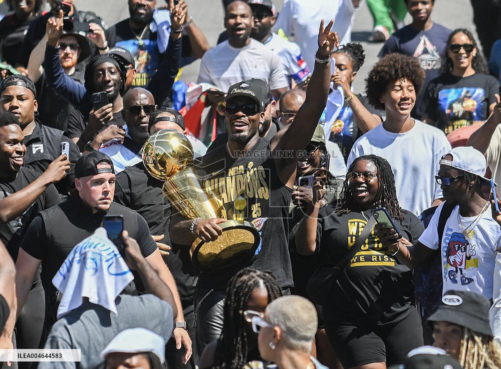 Luguentz Dort Hosts Larry O'Brien Trophy at Montreal Parade - Canada