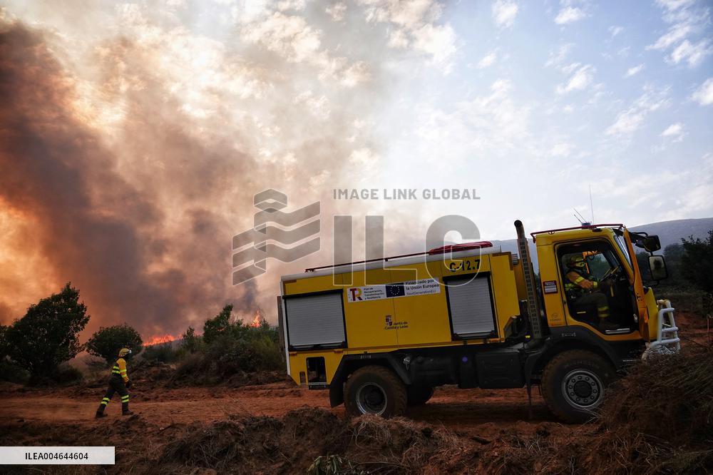 Four active fires, three stabilized and eight under control in Asturias