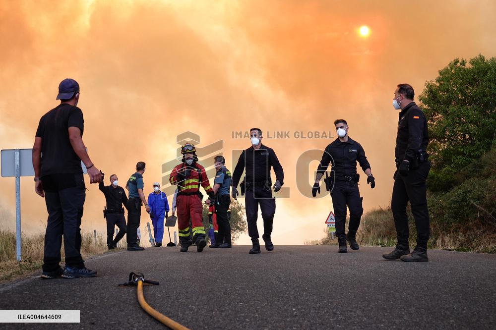 Four active fires, three stabilized and eight under control in Asturias