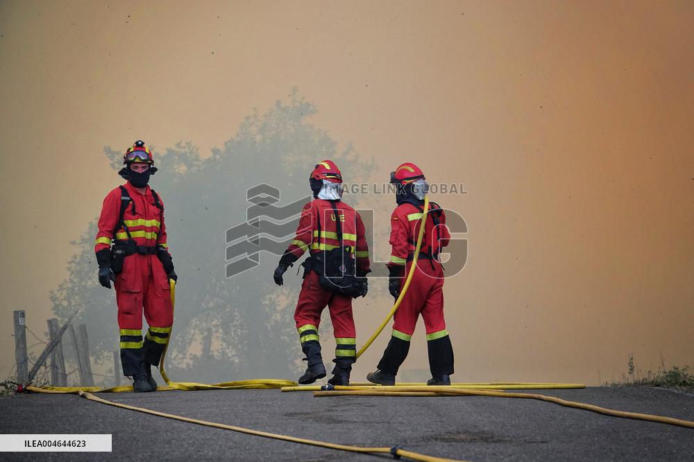 Four active fires, three stabilized and eight under control in Asturias