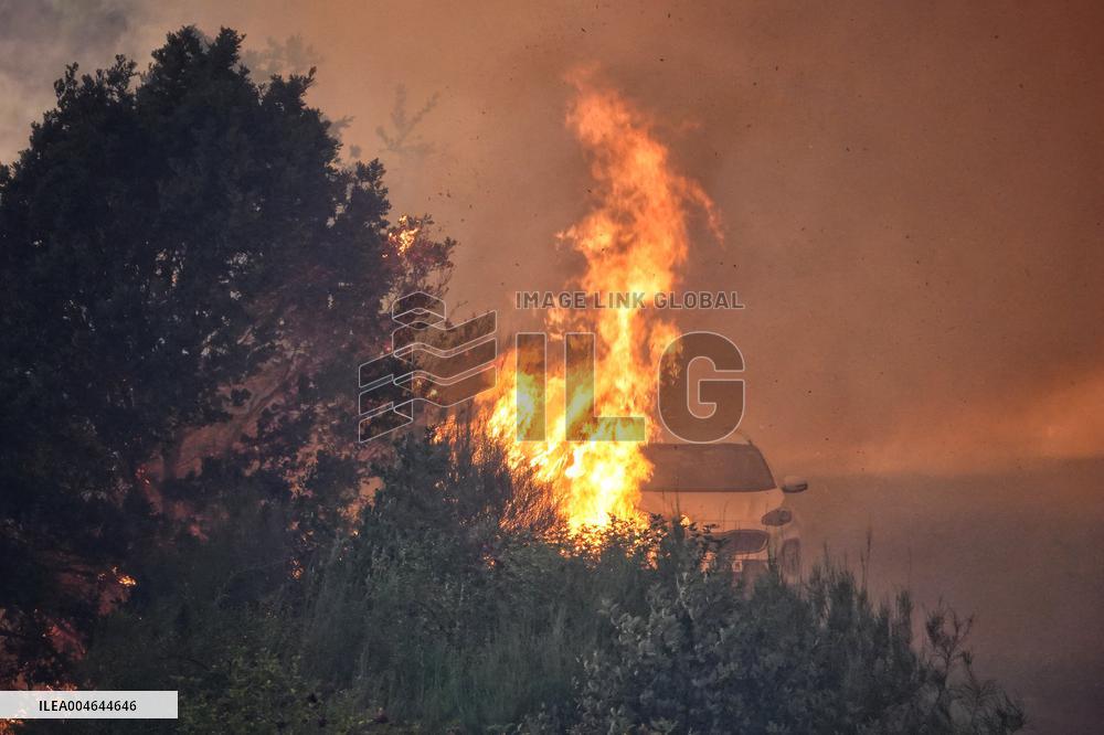 Four active fires, three stabilized and eight under control in Asturias