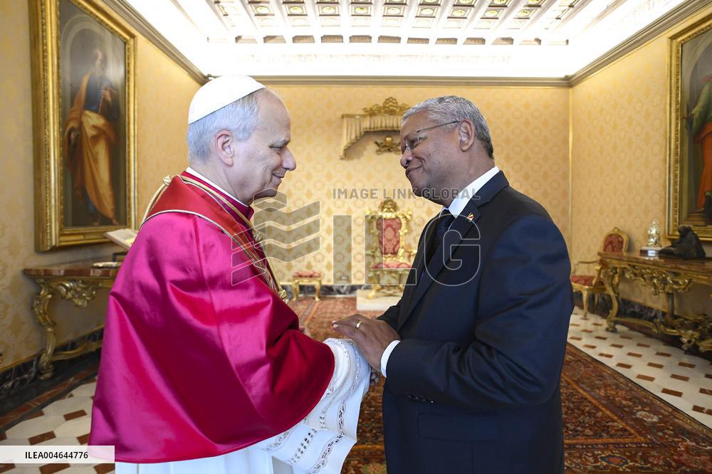 Pope Leo XIV meets President of Seychelles - Vatican