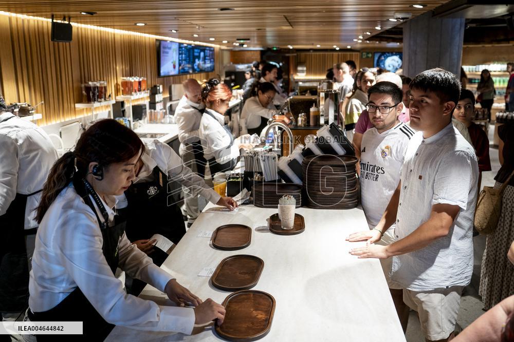 Bernabéu opens the largest Starbucks in Spain - Madrid