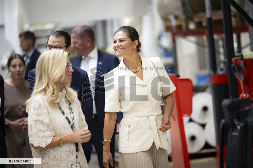 SWEDEN CROWN PRINCESS COUPLE GAMLEBY