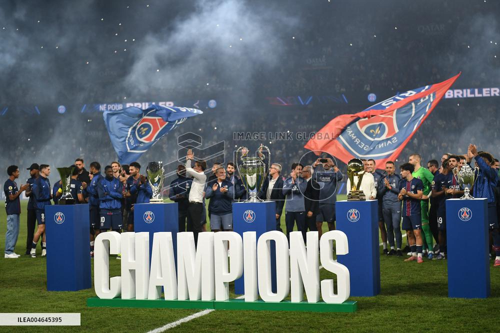 PSG trophies presentation in Paris - FA