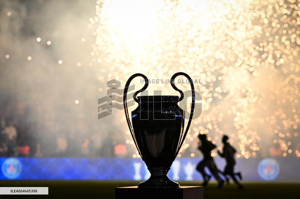 PSG trophies presentation in Paris - FA