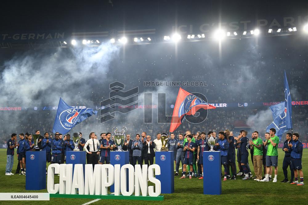 PSG trophies presentation in Paris - FA
