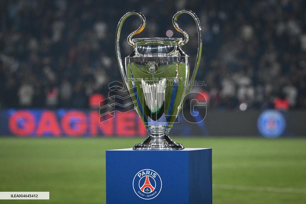 PSG trophies presentation in Paris - FA