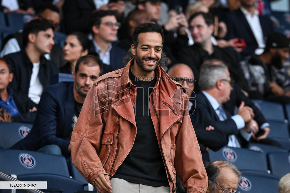 Ligue 1 PSG vs Angers SCO - attendees - FA