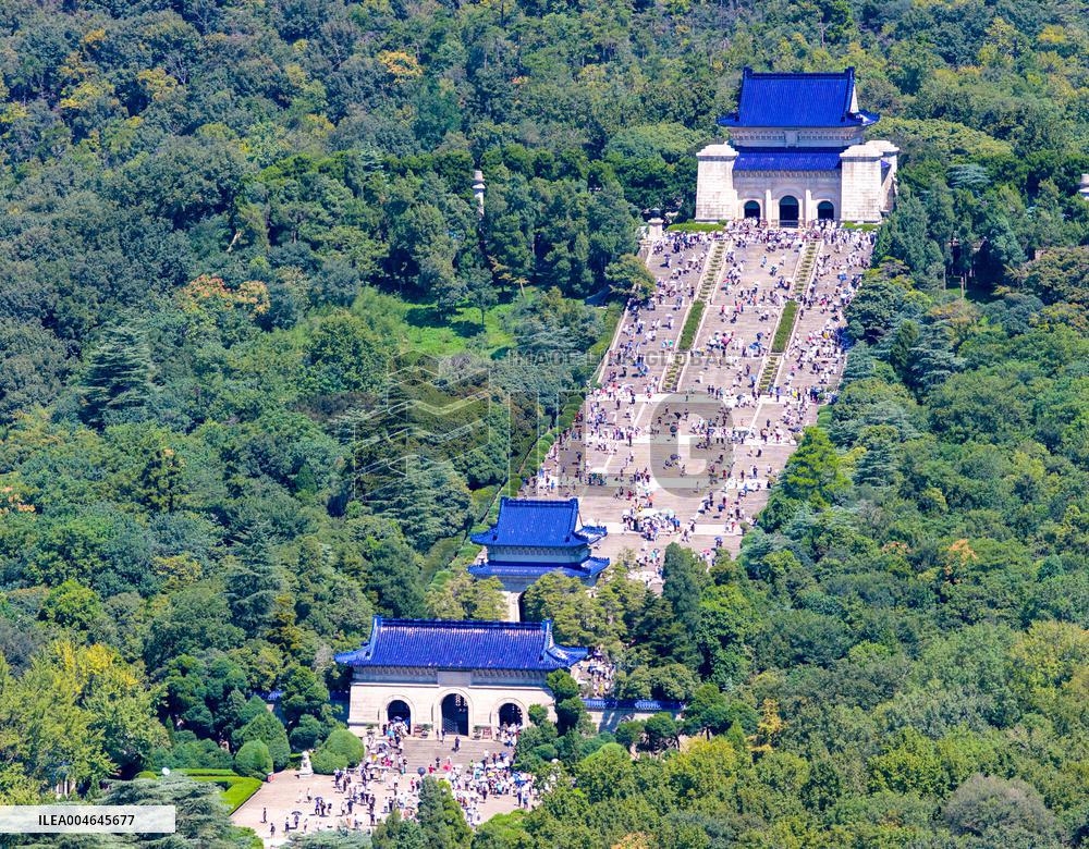 Sun Yat-sen's Mausoleum Tour in Nanjing