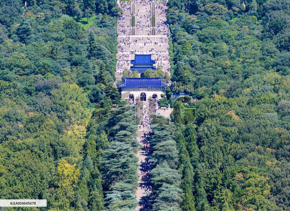 Sun Yat-sen's Mausoleum Tour in Nanjing