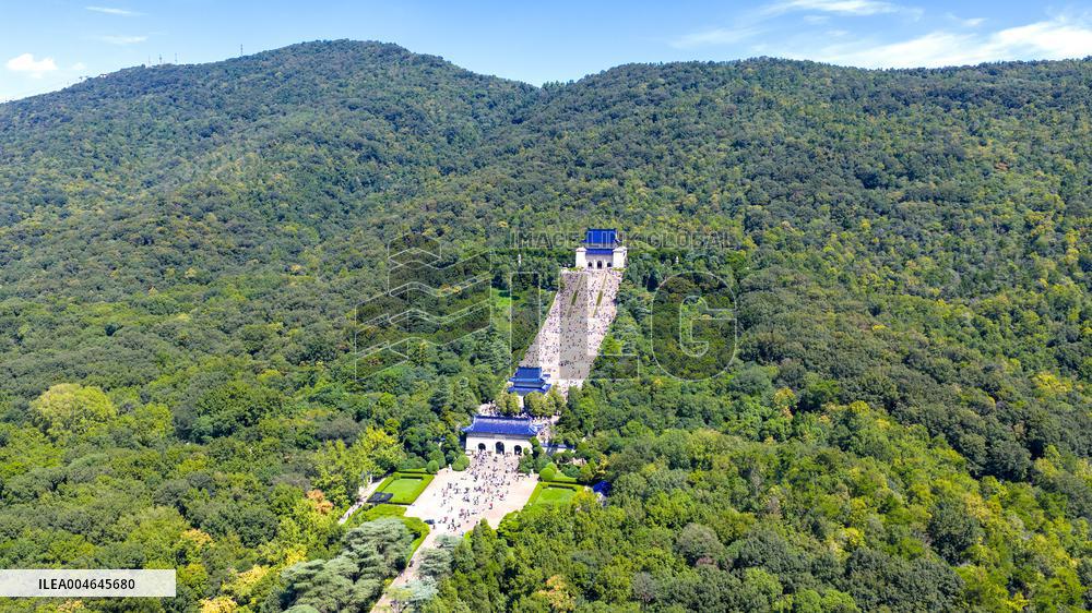 Sun Yat-sen's Mausoleum Tour in Nanjing